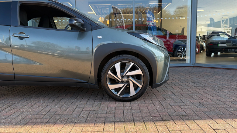 Toyota Aygo X 1.0 VVT-i Edge 5dr Petrol Hatchback